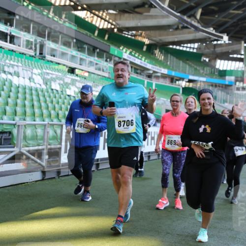 06.10.2024 - 19. swb-Marathon Bremen Yannick Fuchs http://msf.ph/oto/7361096 06.10.2024 10:42:33 Laufen im Stadion 7069, 7096, 7097, 7291, 7422, 7426, 7483, 7497, 7676, 7755, 7795, 8087, 8262, 8280, 8299, 8307, 8386, 8387, 8484, 8487, 8503, 8669, 8692, 8706, 8882, 8886, 8887, 8917, 8942, 8959, 8976, 9998 meine-sportfotos.de