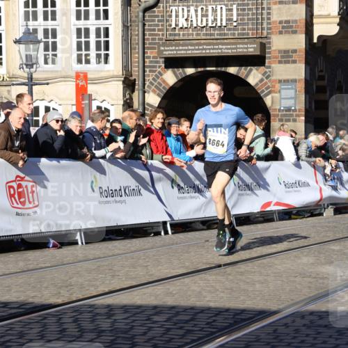 06.10.2024 - 19. swb-Marathon Bremen Strokosch-Dieckow http://msf.ph/oto/7361101 06.10.2024 10:33:43 Ziel 8139, 8543, 8664, 8735 meine-sportfotos.de