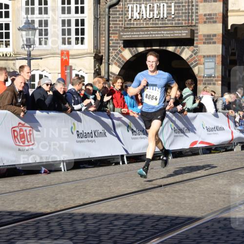 06.10.2024 - 19. swb-Marathon Bremen Strokosch-Dieckow http://msf.ph/oto/7361122 06.10.2024 10:33:43 Ziel 8139, 8543, 8664, 8735 meine-sportfotos.de