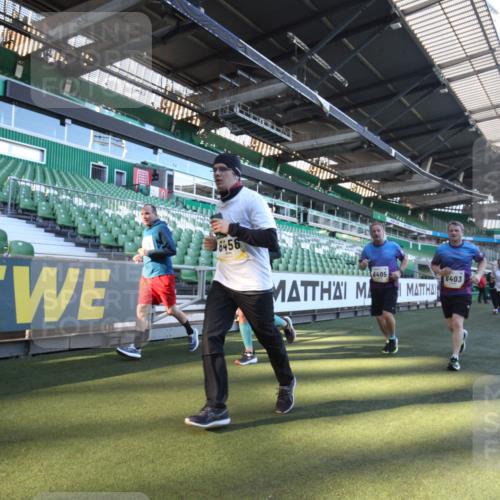 06.10.2024 - 19. swb-Marathon Bremen Yannick Fuchs http://msf.ph/oto/7361169 06.10.2024 10:28:09 Laufen im Stadion 7025, 7094, 7095, 7195, 7198, 7216, 7217, 7303, 7364, 7402, 7464, 7501, 7538, 7541, 7568, 7569, 7594, 7965, 8066, 8173, 8185, 8261, 8288, 8374, 8403, 8405, 8411, 8456, 8498, 8526, 8551, 8569, 8711, 8716, 8816, 8824, 8827, 8836, 8877, 8891, 8943, 8966, 9040, 9060 meine-sportfotos.de