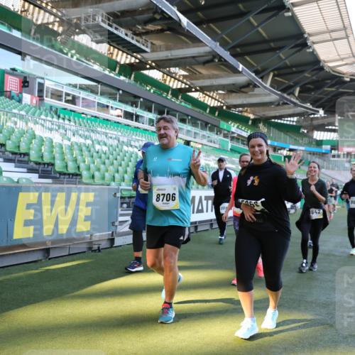 06.10.2024 - 19. swb-Marathon Bremen Yannick Fuchs http://msf.ph/oto/7361179 06.10.2024 10:42:34 Laufen im Stadion 7069, 7096, 7097, 7174, 7291, 7422, 7426, 7483, 7497, 7676, 7755, 7795, 8087, 8262, 8280, 8281, 8284, 8299, 8307, 8386, 8387, 8484, 8487, 8503, 8669, 8692, 8706, 8882, 8886, 8887, 8917, 8942, 8959, 8976, 9998 meine-sportfotos.de