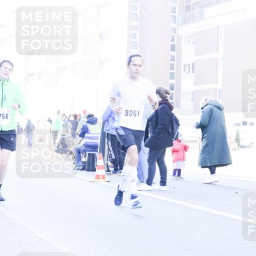 06.10.2024 - 19. swb-Marathon Bremen Matties Gatica Varas http://msf.ph/oto/7361180 06.10.2024 10:39:25 Laufen 756, 9061 meine-sportfotos.de