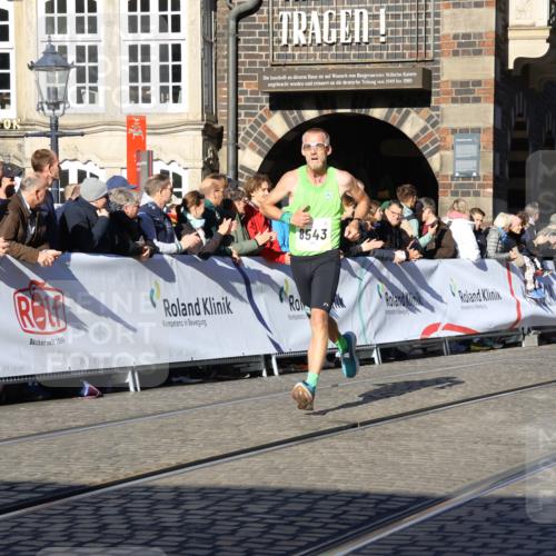 06.10.2024 - 19. swb-Marathon Bremen Strokosch-Dieckow http://msf.ph/oto/7361190 06.10.2024 10:33:50 Ziel 8139, 8423, 8543, 8735, 8938 meine-sportfotos.de