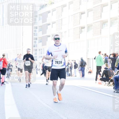 06.10.2024 - 19. swb-Marathon Bremen Matties Gatica Varas http://msf.ph/oto/7361231 06.10.2024 10:39:27 Laufen 18, 23, 7571, 8310, 7771, 7826 meine-sportfotos.de