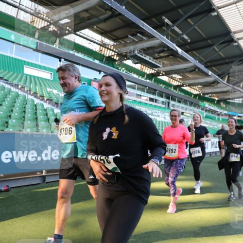 06.10.2024 - 19. swb-Marathon Bremen Yannick Fuchs http://msf.ph/oto/7361237 06.10.2024 10:42:35 Laufen im Stadion 7069, 7096, 7097, 7174, 7291, 7422, 7426, 7483, 7497, 7676, 7755, 7795, 8087, 8262, 8280, 8281, 8284, 8299, 8307, 8386, 8387, 8484, 8487, 8503, 8669, 8692, 8706, 8882, 8886, 8887, 8917, 8942, 8959, 8963, 8976, 9998 meine-sportfotos.de