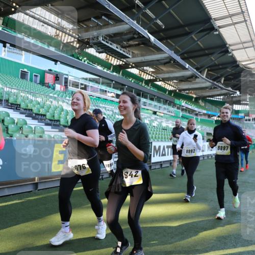 06.10.2024 - 19. swb-Marathon Bremen Yannick Fuchs http://msf.ph/oto/7361283 06.10.2024 10:42:36 Laufen im Stadion 7069, 7096, 7097, 7174, 7291, 7422, 7426, 7483, 7497, 7676, 7755, 7795, 8087, 8262, 8280, 8281, 8284, 8299, 8307, 8386, 8387, 8484, 8487, 8503, 8669, 8692, 8706, 8882, 8886, 8887, 8917, 8942, 8959, 8963, 8976, 9998 meine-sportfotos.de