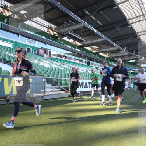 06.10.2024 - 19. swb-Marathon Bremen Yannick Fuchs http://msf.ph/oto/7361305 06.10.2024 10:28:23 Laufen im Stadion 7025, 7041, 7086, 7094, 7095, 7195, 7216, 7217, 7218, 7303, 7364, 7402, 7464, 7501, 7511, 7526, 7538, 7541, 7568, 7569, 7697, 7897, 7965, 8067, 8173, 8261, 8323, 8334, 8374, 8403, 8405, 8411, 8456, 8488, 8498, 8526, 8551, 8569, 8711, 8716, 8833, 8877, 8891, 8966, 8968, 8991, 9040, 9060 meine-sportfotos.de