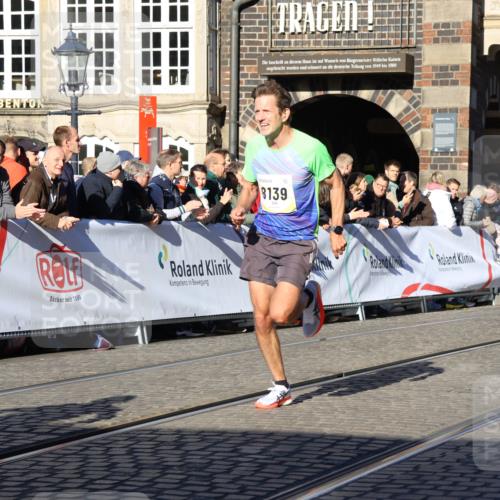 06.10.2024 - 19. swb-Marathon Bremen Strokosch-Dieckow http://msf.ph/oto/7361310 06.10.2024 10:33:51 Ziel 8139, 8423, 8543, 8735, 8750, 8938 meine-sportfotos.de