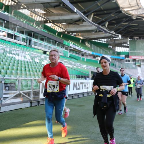 06.10.2024 - 19. swb-Marathon Bremen Yannick Fuchs http://msf.ph/oto/7361353 06.10.2024 10:42:39 Laufen im Stadion 7069, 7096, 7097, 7174, 7291, 7422, 7426, 7483, 7497, 7676, 7795, 8087, 8262, 8280, 8281, 8284, 8299, 8307, 8484, 8487, 8503, 8669, 8692, 8706, 8882, 8886, 8887, 8942, 8963, 8976, 9998 meine-sportfotos.de