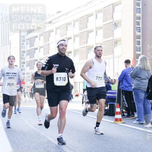 06.10.2024 - 19. swb-Marathon Bremen Matties Gatica Varas http://msf.ph/oto/7361397 06.10.2024 10:39:30 Laufen 7571, 62, 8454, 8310, 7731 meine-sportfotos.de