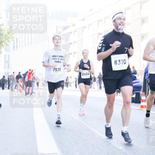 06.10.2024 - 19. swb-Marathon Bremen Matties Gatica Varas http://msf.ph/oto/7361408 06.10.2024 10:39:31 Laufen 7571, 8454, 7, 8310 meine-sportfotos.de