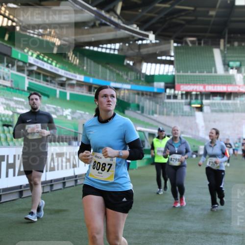 06.10.2024 - 19. swb-Marathon Bremen Yannick Fuchs http://msf.ph/oto/7361415 06.10.2024 10:42:42 Laufen im Stadion 7069, 7096, 7097, 7174, 7291, 7422, 7426, 7497, 7676, 7795, 8087, 8262, 8280, 8281, 8284, 8299, 8307, 8484, 8487, 8669, 8692, 8706, 8882, 8886, 8887, 8942, 8963, 8976, 9998 meine-sportfotos.de