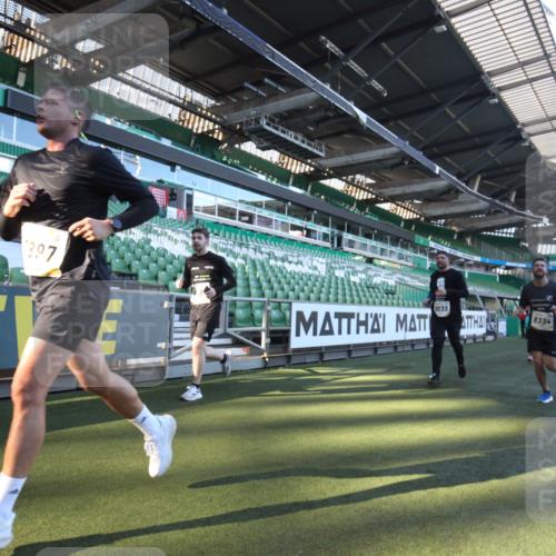 06.10.2024 - 19. swb-Marathon Bremen Yannick Fuchs http://msf.ph/oto/7361436 06.10.2024 10:28:34 Laufen im Stadion 7025, 7041, 7086, 7195, 7216, 7217, 7218, 7296, 7402, 7501, 7511, 7521, 7526, 7538, 7541, 7568, 7569, 7697, 7776, 7827, 7897, 7940, 7965, 8067, 8251, 8261, 8306, 8323, 8334, 8374, 8411, 8419, 8488, 8498, 8526, 8536, 8551, 8566, 8569, 8665, 8833, 8877, 8891, 8966, 8968, 8990, 8991, 9038, 9040, 9060 meine-sportfotos.de