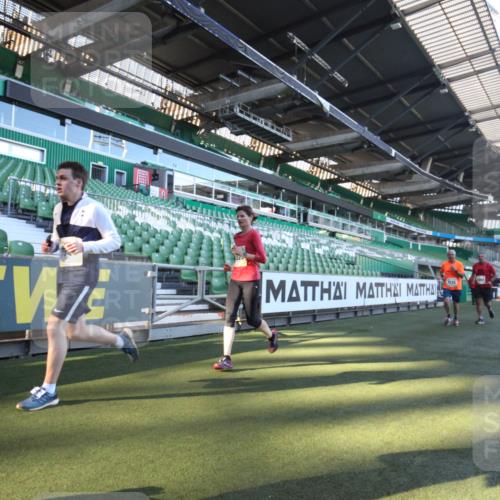 06.10.2024 - 19. swb-Marathon Bremen Yannick Fuchs http://msf.ph/oto/7361508 06.10.2024 10:28:38 Laufen im Stadion 7025, 7041, 7086, 7195, 7216, 7217, 7218, 7296, 7402, 7501, 7511, 7521, 7526, 7538, 7541, 7568, 7569, 7697, 7776, 7827, 7897, 7940, 7965, 8067, 8244, 8251, 8261, 8306, 8323, 8334, 8374, 8411, 8419, 8488, 8498, 8526, 8536, 8551, 8566, 8569, 8665, 8819, 8833, 8877, 8891, 8966, 8968, 8990, 8991, 9038, 9060, 9080 meine-sportfotos.de