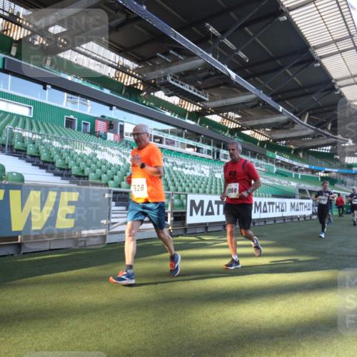 06.10.2024 - 19. swb-Marathon Bremen Yannick Fuchs http://msf.ph/oto/7361526 06.10.2024 10:28:41 Laufen im Stadion 7041, 7086, 7099, 7195, 7216, 7217, 7218, 7296, 7402, 7511, 7521, 7526, 7538, 7541, 7568, 7569, 7590, 7697, 7776, 7827, 7897, 7940, 7965, 8018, 8067, 8244, 8251, 8261, 8306, 8323, 8334, 8336, 8374, 8411, 8419, 8488, 8498, 8526, 8536, 8551, 8566, 8569, 8665, 8819, 8833, 8877, 8965, 8966, 8968, 8990, 8991, 9038, 9080 meine-sportfotos.de