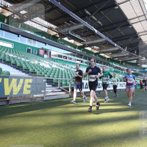 06.10.2024 - 19. swb-Marathon Bremen Yannick Fuchs http://msf.ph/oto/7361545 06.10.2024 10:28:45 Laufen im Stadion 7041, 7086, 7099, 7216, 7217, 7218, 7296, 7402, 7511, 7521, 7526, 7541, 7568, 7569, 7590, 7671, 7697, 7776, 7827, 7897, 7940, 8018, 8067, 8244, 8251, 8306, 8323, 8334, 8336, 8419, 8488, 8498, 8526, 8536, 8551, 8566, 8665, 8819, 8833, 8877, 8965, 8966, 8968, 8990, 8991, 9014, 9038, 9080 meine-sportfotos.de