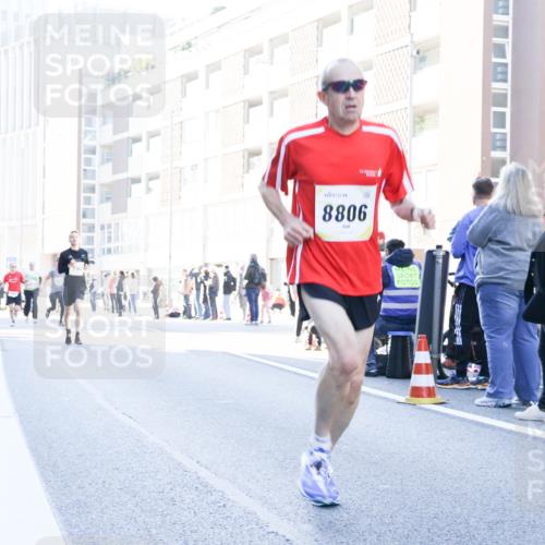 06.10.2024 - 19. swb-Marathon Bremen Matties Gatica Varas http://msf.ph/oto/7361550 06.10.2024 10:39:34 Laufen 7141, 8806 meine-sportfotos.de