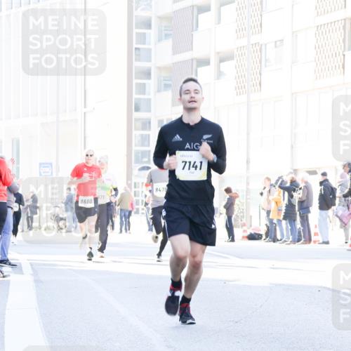 06.10.2024 - 19. swb-Marathon Bremen Matties Gatica Varas http://msf.ph/oto/7361577 06.10.2024 10:39:37 Laufen 8680, 671, 8478, 7141 meine-sportfotos.de