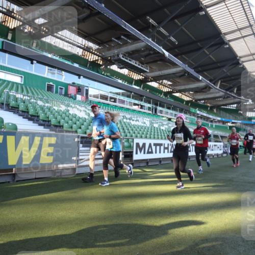 06.10.2024 - 19. swb-Marathon Bremen Yannick Fuchs http://msf.ph/oto/7361626 06.10.2024 10:28:52 Laufen im Stadion 7041, 7086, 7099, 7216, 7218, 7290, 7296, 7511, 7521, 7526, 7590, 7671, 7697, 7776, 7825, 7827, 7897, 7940, 8018, 8067, 8244, 8251, 8306, 8323, 8334, 8336, 8419, 8443, 8488, 8536, 8566, 8665, 8819, 8833, 8843, 8965, 8968, 8990, 8991, 9014, 9038, 9080 meine-sportfotos.de