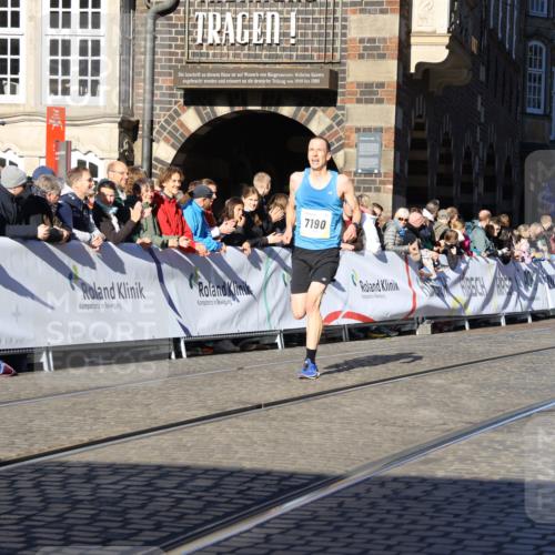 06.10.2024 - 19. swb-Marathon Bremen Strokosch-Dieckow http://msf.ph/oto/7361658 06.10.2024 10:34:25 Ziel 7190, 8531, 8655 meine-sportfotos.de