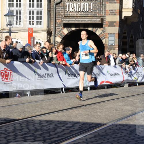 06.10.2024 - 19. swb-Marathon Bremen Strokosch-Dieckow http://msf.ph/oto/7361708 06.10.2024 10:34:25 Ziel 7190, 8531, 8655 meine-sportfotos.de