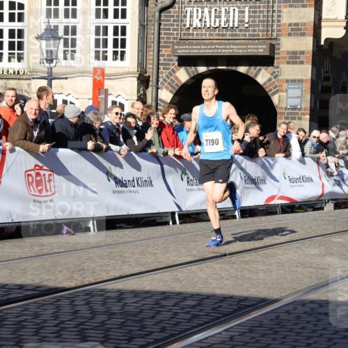 06.10.2024 - 19. swb-Marathon Bremen Strokosch-Dieckow http://msf.ph/oto/7361742 06.10.2024 10:34:25 Ziel 7190, 8531, 8655 meine-sportfotos.de