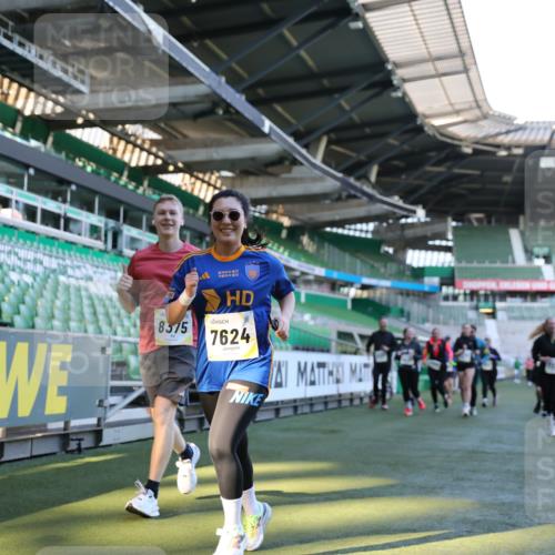 06.10.2024 - 19. swb-Marathon Bremen Yannick Fuchs http://msf.ph/oto/7361755 06.10.2024 10:40:07 Laufen im Stadion 7010, 7145, 7304, 7322, 7347, 7519, 7525, 7624, 7695, 7707, 7754, 7796, 7799, 7913, 7922, 8127, 8279, 8375, 8505, 8632, 8743, 8773, 8808, 8850, 8873, 8909, 8910, 8911, 9098, 9101, 9111 meine-sportfotos.de