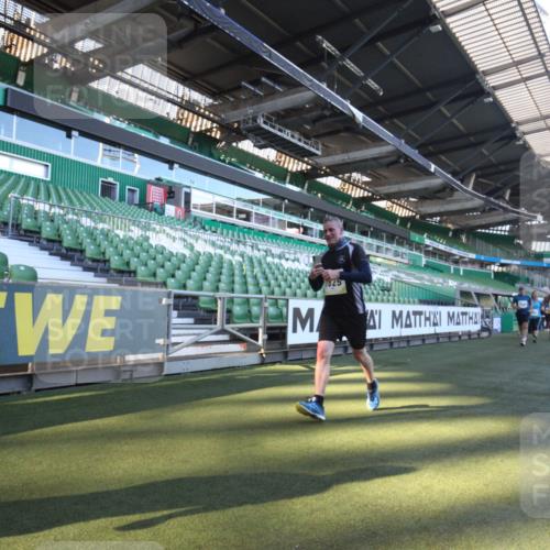 06.10.2024 - 19. swb-Marathon Bremen Yannick Fuchs http://msf.ph/oto/7361769 06.10.2024 10:29:08 Laufen im Stadion 7099, 7290, 7296, 7370, 7521, 7590, 7671, 7683, 7776, 7800, 7825, 7827, 7940, 7983, 8018, 8098, 8156, 8157, 8158, 8244, 8251, 8252, 8306, 8336, 8419, 8443, 8461, 8522, 8525, 8536, 8566, 8596, 8604, 8665, 8819, 8828, 8835, 8843, 8875, 8894, 8953, 8965, 8990, 9014, 9038, 9080, 9106 meine-sportfotos.de