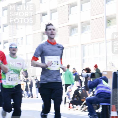 06.10.2024 - 19. swb-Marathon Bremen Matties Gatica Varas http://msf.ph/oto/7361778 06.10.2024 10:39:42 Laufen 8671 meine-sportfotos.de