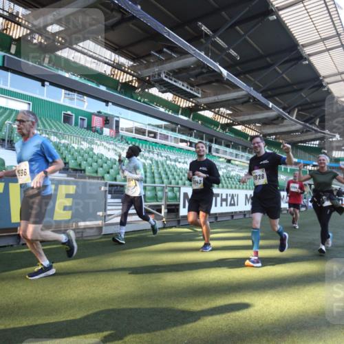 06.10.2024 - 19. swb-Marathon Bremen Yannick Fuchs http://msf.ph/oto/7361822 06.10.2024 10:29:15 Laufen im Stadion 7099, 7290, 7296, 7334, 7370, 7590, 7671, 7683, 7714, 7776, 7800, 7825, 7983, 7992, 8018, 8092, 8098, 8156, 8157, 8158, 8244, 8252, 8330, 8336, 8443, 8458, 8461, 8522, 8525, 8536, 8575, 8596, 8604, 8819, 8828, 8835, 8843, 8875, 8894, 8951, 8953, 8965, 9001, 9014, 9038, 9066, 9080, 9106 meine-sportfotos.de