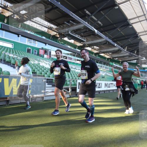 06.10.2024 - 19. swb-Marathon Bremen Yannick Fuchs http://msf.ph/oto/7361841 06.10.2024 10:29:16 Laufen im Stadion 7099, 7290, 7296, 7334, 7370, 7590, 7671, 7683, 7714, 7776, 7800, 7825, 7983, 7992, 8018, 8092, 8098, 8156, 8157, 8158, 8244, 8252, 8330, 8336, 8443, 8458, 8461, 8522, 8525, 8536, 8575, 8596, 8604, 8819, 8828, 8835, 8843, 8875, 8894, 8951, 8953, 8965, 9001, 9014, 9038, 9066, 9080, 9106 meine-sportfotos.de