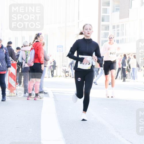06.10.2024 - 19. swb-Marathon Bremen Matties Gatica Varas http://msf.ph/oto/7361871 06.10.2024 10:39:45 Laufen 75, 8412 meine-sportfotos.de