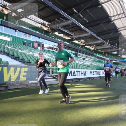 06.10.2024 - 19. swb-Marathon Bremen Yannick Fuchs http://msf.ph/oto/7361884 06.10.2024 10:29:22 Laufen im Stadion 7099, 7117, 7290, 7334, 7370, 7590, 7671, 7683, 7714, 7800, 7825, 7983, 7992, 8001, 8018, 8092, 8098, 8156, 8157, 8158, 8215, 8244, 8252, 8330, 8336, 8424, 8443, 8458, 8461, 8522, 8525, 8575, 8596, 8604, 8609, 8828, 8835, 8843, 8875, 8894, 8925, 8951, 8953, 8965, 9001, 9014, 9066, 9106 meine-sportfotos.de