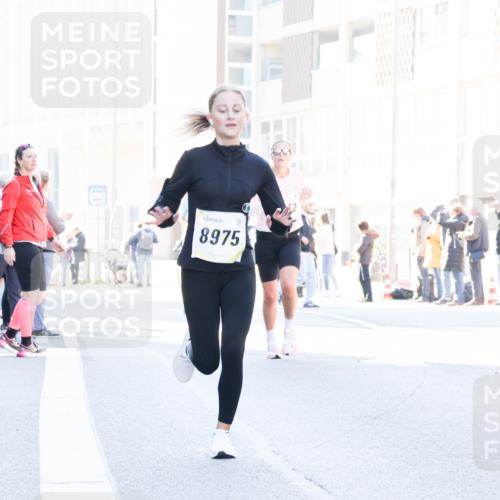 06.10.2024 - 19. swb-Marathon Bremen Matties Gatica Varas http://msf.ph/oto/7361907 06.10.2024 10:39:46 Laufen 8975 meine-sportfotos.de