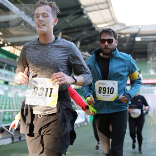 06.10.2024 - 19. swb-Marathon Bremen Yannick Fuchs http://msf.ph/oto/7361917 06.10.2024 10:40:14 Laufen im Stadion 7010, 7092, 7129, 7132, 7145, 7304, 7322, 7347, 7519, 7525, 7624, 7661, 7707, 7754, 7796, 7799, 7913, 8375, 8505, 8632, 8695, 8743, 8773, 8808, 8850, 8873, 8909, 8910, 8911, 8988, 9098, 9101, 9111 meine-sportfotos.de