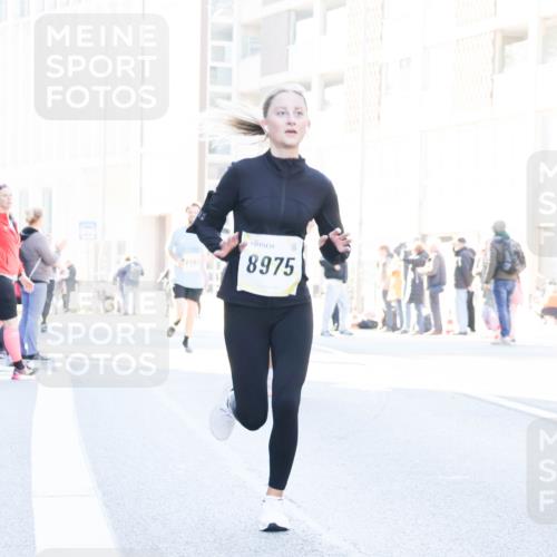 06.10.2024 - 19. swb-Marathon Bremen Matties Gatica Varas http://msf.ph/oto/7361942 06.10.2024 10:39:47 Laufen 8975 meine-sportfotos.de
