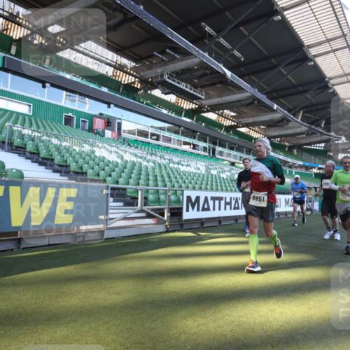 06.10.2024 - 19. swb-Marathon Bremen Yannick Fuchs http://msf.ph/oto/7361944 06.10.2024 10:29:31 Laufen im Stadion 7060, 7061, 7066, 7117, 7193, 7194, 7290, 7334, 7370, 7372, 7384, 7451, 7542, 7683, 7706, 7714, 7768, 7800, 7823, 7825, 7870, 7931, 7983, 7989, 7992, 8001, 8092, 8098, 8156, 8157, 8158, 8215, 8252, 8330, 8424, 8443, 8458, 8461, 8522, 8525, 8570, 8575, 8596, 8604, 8609, 8767, 8828, 8835, 8843, 8854, 8875, 8894, 8925, 8951, 8953, 8954, 9001, 9066, 9106 meine-sportfotos.de