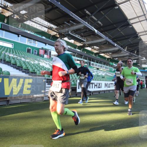 06.10.2024 - 19. swb-Marathon Bremen Yannick Fuchs http://msf.ph/oto/7361949 06.10.2024 10:29:31 Laufen im Stadion 7060, 7061, 7066, 7117, 7193, 7194, 7290, 7334, 7370, 7372, 7384, 7451, 7542, 7683, 7706, 7714, 7768, 7800, 7823, 7825, 7870, 7931, 7983, 7989, 7992, 8001, 8092, 8098, 8156, 8157, 8158, 8215, 8252, 8330, 8424, 8443, 8458, 8461, 8522, 8525, 8570, 8575, 8596, 8604, 8609, 8767, 8828, 8835, 8843, 8854, 8875, 8894, 8925, 8951, 8953, 8954, 9001, 9066, 9106 meine-sportfotos.de