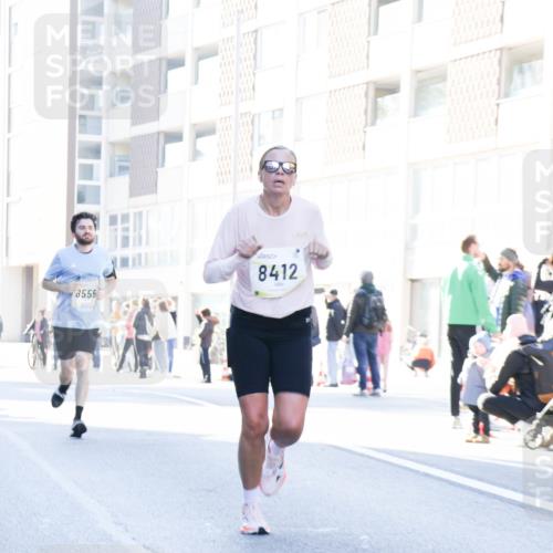 06.10.2024 - 19. swb-Marathon Bremen Matties Gatica Varas http://msf.ph/oto/7362004 06.10.2024 10:39:49 Laufen 8412, 8555 meine-sportfotos.de