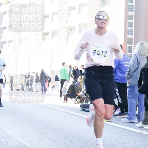06.10.2024 - 19. swb-Marathon Bremen Matties Gatica Varas http://msf.ph/oto/7362071 06.10.2024 10:39:50 Laufen 8412 meine-sportfotos.de