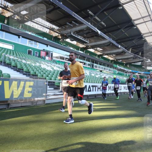 06.10.2024 - 19. swb-Marathon Bremen Yannick Fuchs http://msf.ph/oto/7362072 06.10.2024 10:29:47 Laufen im Stadion 7060, 7061, 7066, 7117, 7146, 7176, 7193, 7194, 7334, 7340, 7370, 7372, 7384, 7412, 7451, 7542, 7620, 7696, 7706, 7714, 7768, 7784, 7800, 7823, 7870, 7931, 7983, 7989, 7992, 8001, 8092, 8098, 8109, 8215, 8330, 8362, 8424, 8458, 8570, 8575, 8609, 8629, 8763, 8767, 8768, 8803, 8835, 8854, 8869, 8875, 8925, 8951, 8953, 8954, 9001, 9066 meine-sportfotos.de