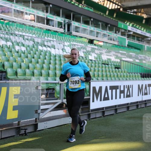 06.10.2024 - 19. swb-Marathon Bremen Yannick Fuchs http://msf.ph/oto/7362127 06.10.2024 10:40:44 Laufen im Stadion 7092, 7129, 7132, 7145, 7272, 7288, 7304, 7554, 7598, 7601, 7625, 7661, 7754, 7840, 7888, 7915, 7936, 7946, 7972, 7982, 8091, 8146, 8210, 8230, 8688, 8695, 8743, 8765, 8808, 8809, 8899, 8988, 9048, 9076, 9078 meine-sportfotos.de