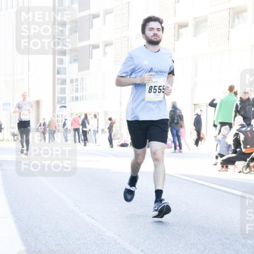 06.10.2024 - 19. swb-Marathon Bremen Matties Gatica Varas http://msf.ph/oto/7362129 06.10.2024 10:39:52 Laufen 8555 meine-sportfotos.de