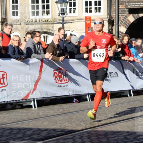 06.10.2024 - 19. swb-Marathon Bremen Strokosch-Dieckow http://msf.ph/oto/7362150 06.10.2024 10:34:52 Ziel 8442, 8681, 8791 meine-sportfotos.de