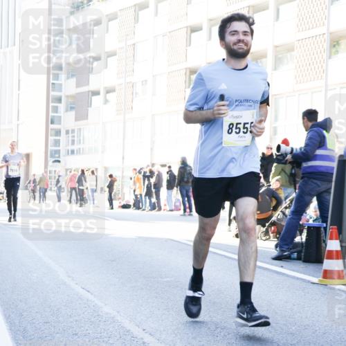 06.10.2024 - 19. swb-Marathon Bremen Matties Gatica Varas http://msf.ph/oto/7362156 06.10.2024 10:39:52 Laufen 7555, 1862, 8555 meine-sportfotos.de