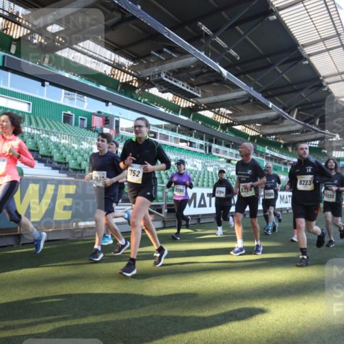 06.10.2024 - 19. swb-Marathon Bremen Yannick Fuchs http://msf.ph/oto/7362273 06.10.2024 10:30:13 Laufen im Stadion 7146, 7176, 7340, 7361, 7412, 7451, 7542, 7585, 7613, 7620, 7629, 7630, 7696, 7698, 7752, 7784, 7823, 7962, 7989, 8036, 8041, 8109, 8186, 8219, 8223, 8290, 8328, 8332, 8333, 8354, 8362, 8428, 8440, 8465, 8477, 8524, 8552, 8629, 8639, 8748, 8763, 8767, 8768, 8783, 8794, 8802, 8803, 8834, 8841, 8869, 8897, 8898, 8933, 8954, 9008, 9023, 9065, 9081 meine-sportfotos.de