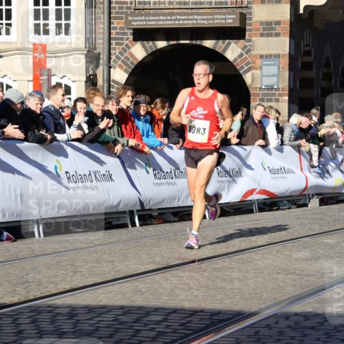 06.10.2024 - 19. swb-Marathon Bremen Strokosch-Dieckow http://msf.ph/oto/7362345 06.10.2024 10:35:14 Ziel 7098, 8577, 8983 meine-sportfotos.de