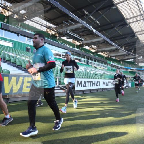 06.10.2024 - 19. swb-Marathon Bremen Yannick Fuchs http://msf.ph/oto/7362373 06.10.2024 10:30:26 Laufen im Stadion 7029, 7046, 7053, 7144, 7176, 7302, 7361, 7412, 7585, 7613, 7620, 7629, 7630, 7698, 7752, 7962, 8036, 8041, 8109, 8186, 8219, 8223, 8290, 8328, 8332, 8333, 8354, 8428, 8440, 8465, 8469, 8477, 8524, 8552, 8622, 8629, 8639, 8748, 8783, 8794, 8802, 8803, 8834, 8841, 8897, 8898, 8931, 8933, 9008, 9023, 9065, 9081 meine-sportfotos.de