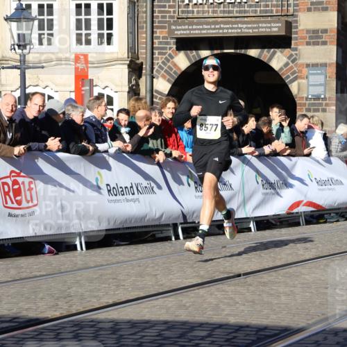 06.10.2024 - 19. swb-Marathon Bremen Strokosch-Dieckow http://msf.ph/oto/7362426 06.10.2024 10:35:18 Ziel 7098, 8577, 8983 meine-sportfotos.de