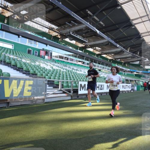 06.10.2024 - 19. swb-Marathon Bremen Yannick Fuchs http://msf.ph/oto/7362444 06.10.2024 10:30:40 Laufen im Stadion 7029, 7046, 7053, 7089, 7144, 7213, 7261, 7302, 7458, 7613, 7698, 7962, 8023, 8036, 8041, 8186, 8245, 8354, 8392, 8428, 8433, 8437, 8469, 8552, 8553, 8622, 8674, 8783, 8802, 8810, 8841, 8892, 8897, 8898, 8931, 8933, 8960, 8985, 9008, 9023, 9035, 9065, 9081 meine-sportfotos.de